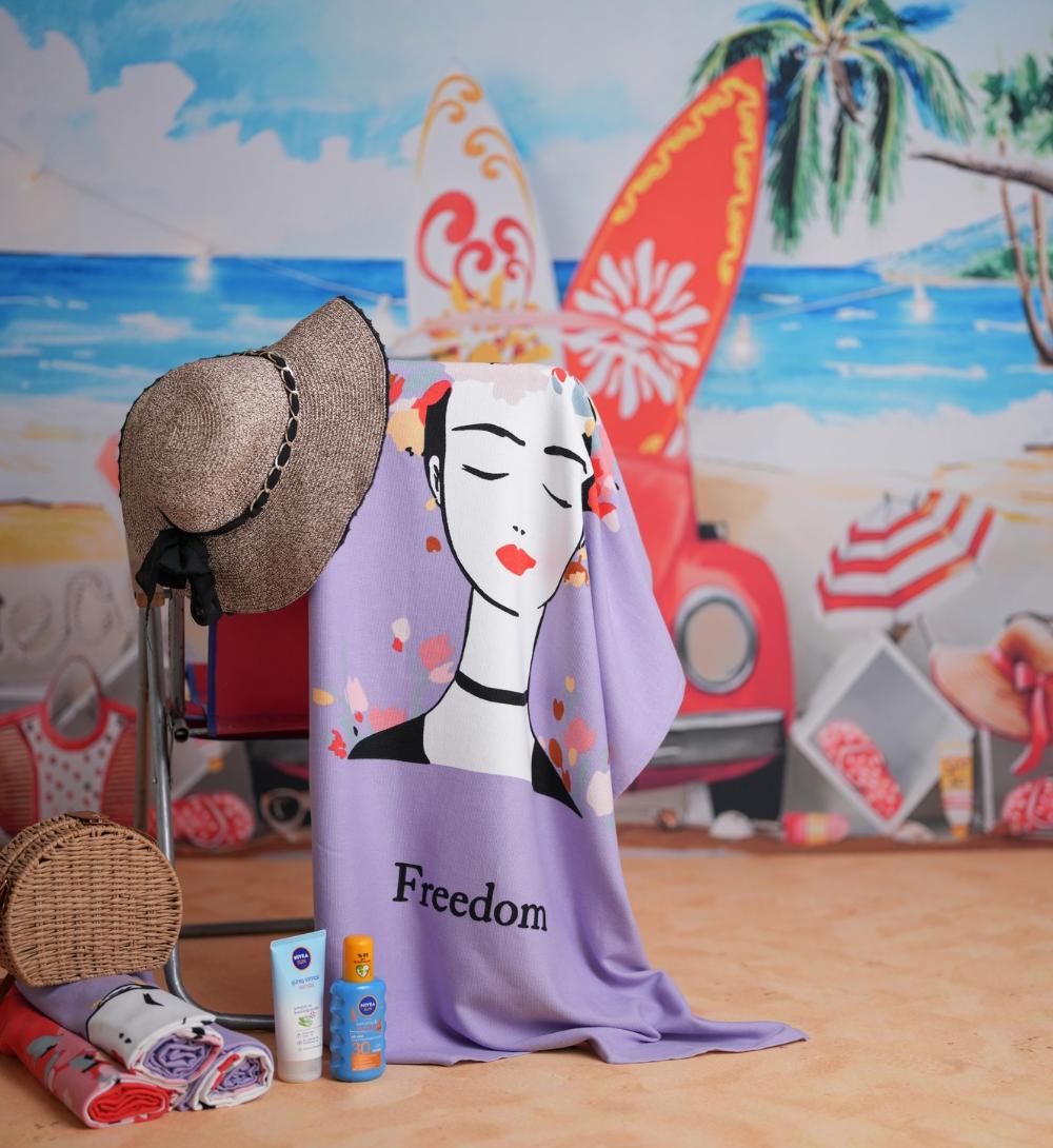 Miss Frida kırmızı Freedom plaj havlusu